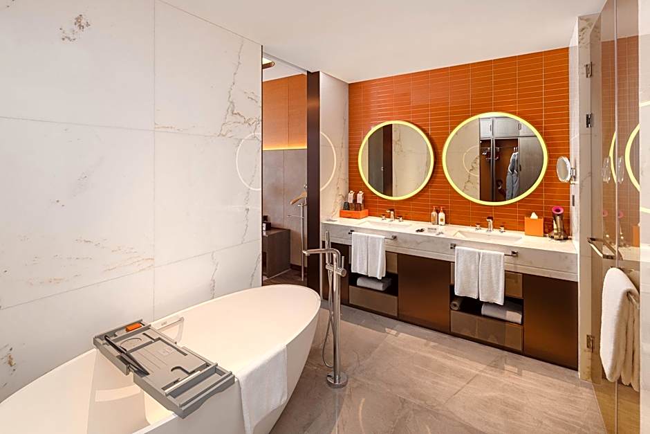 Crowne Plaza Qingdao Jinshui By IHG