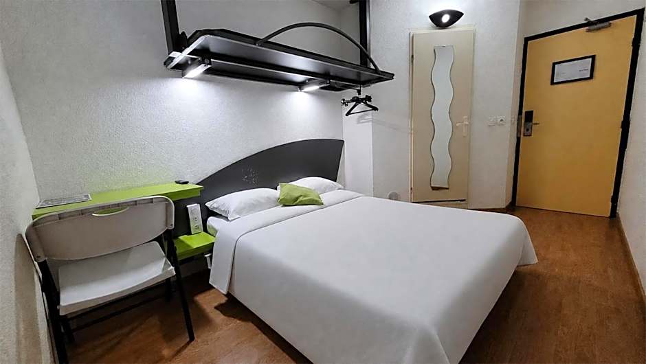 Good Night Hotel