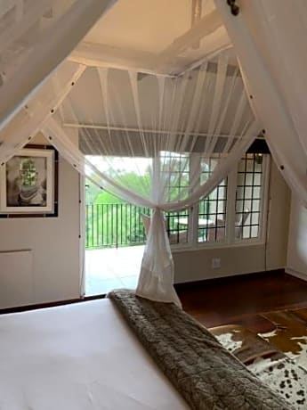 Double or Twin Room with Balcony - Nguni
