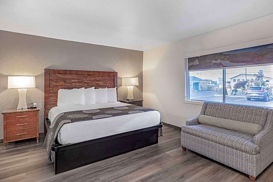 Oceanside Inn & Suites, a Days Inn by Wyndham