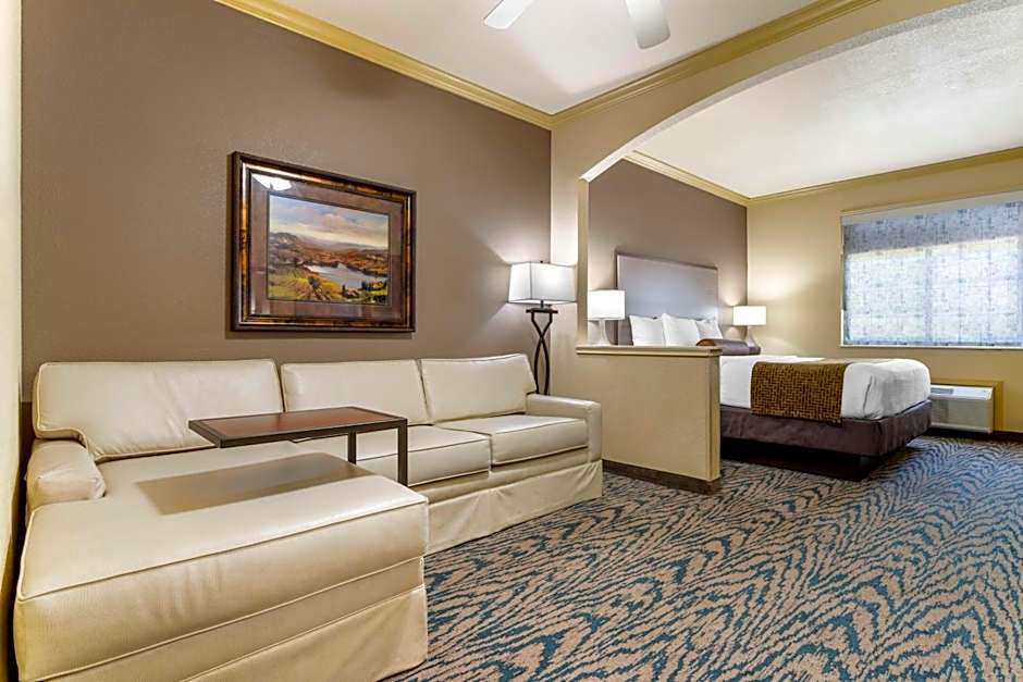 Best Western Plus Crown Colony Inn And Suites