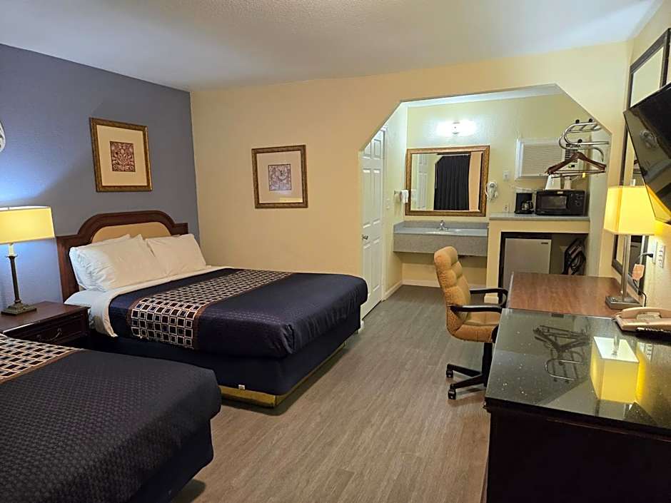 Rodeway Inn & Suites