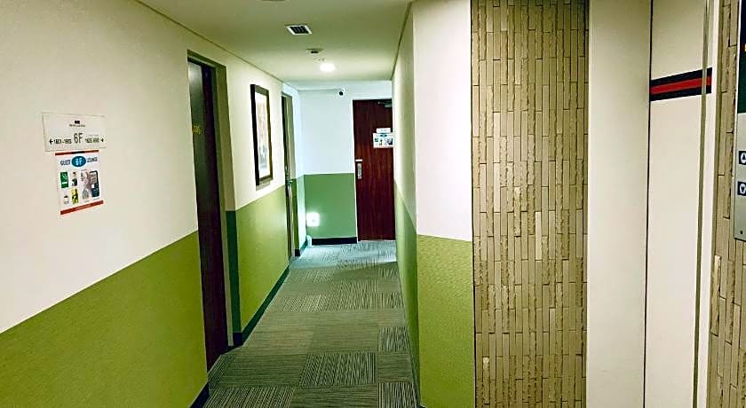 Tokyo Plaza Hotel
