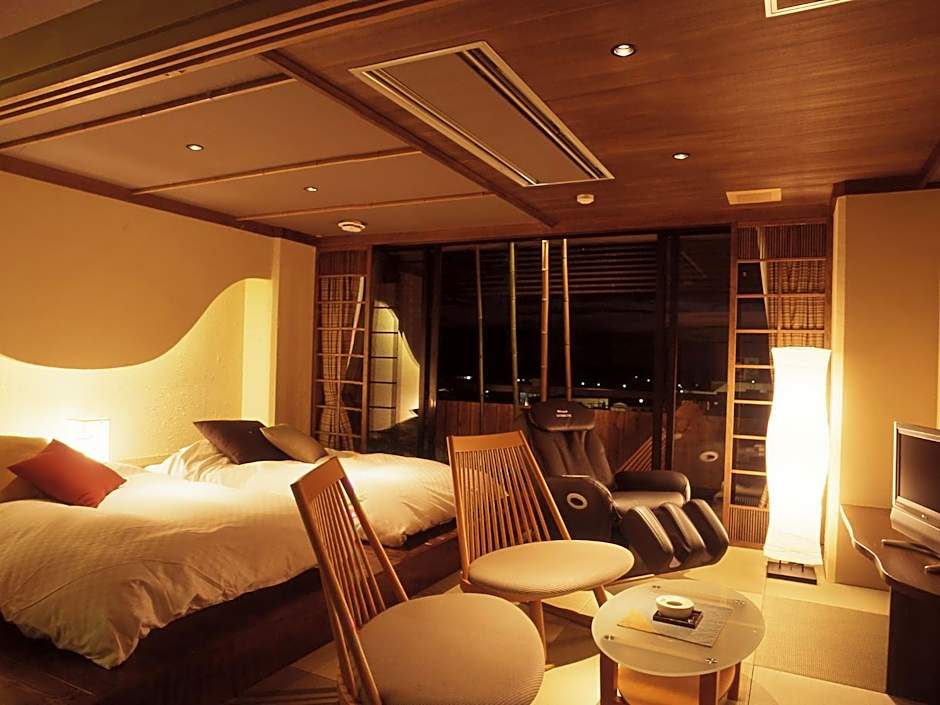 Suite — 11 fotoğraftan 1. fotoğraf