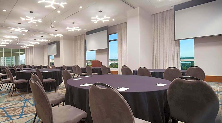 Embassy Suites By Hilton Sarasota