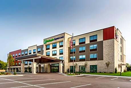 Holiday Inn Express & Suites Milwaukee - West Allis By IHG