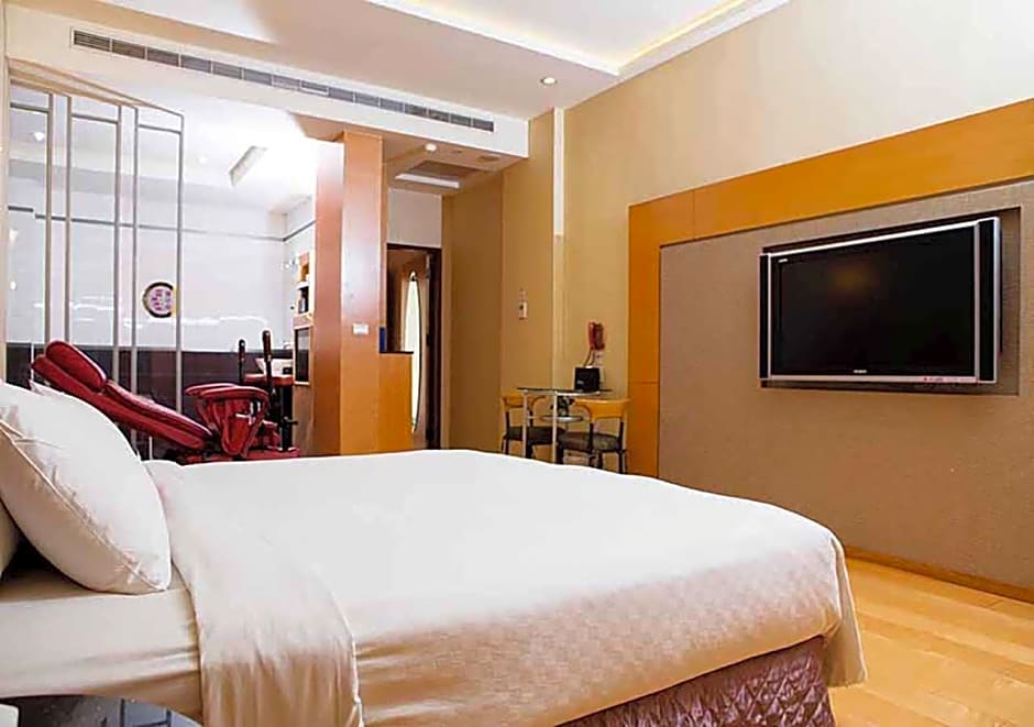 Royal Group Motel Chien Kuo Branch