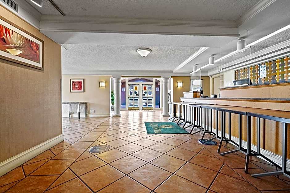 La Quinta Inn by Wyndham Costa Mesa / Newport Beach