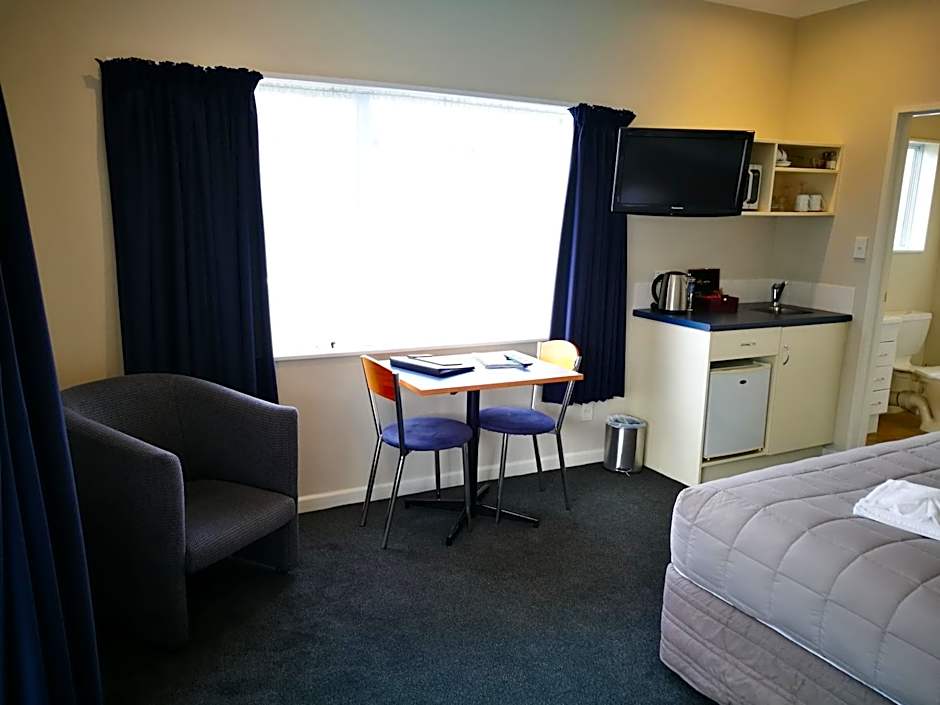 Airport Birches Motel