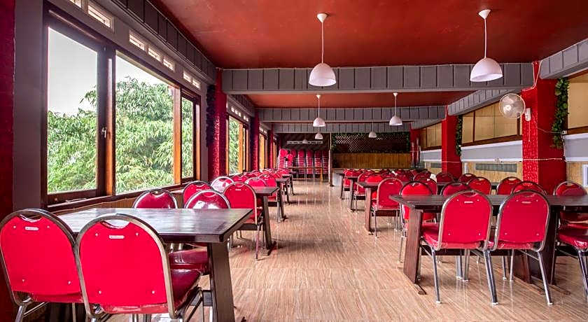 RedDoorz Plus near Balai Kota Batu 2