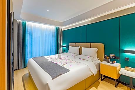 Rezen - Selected 1 Bed Room