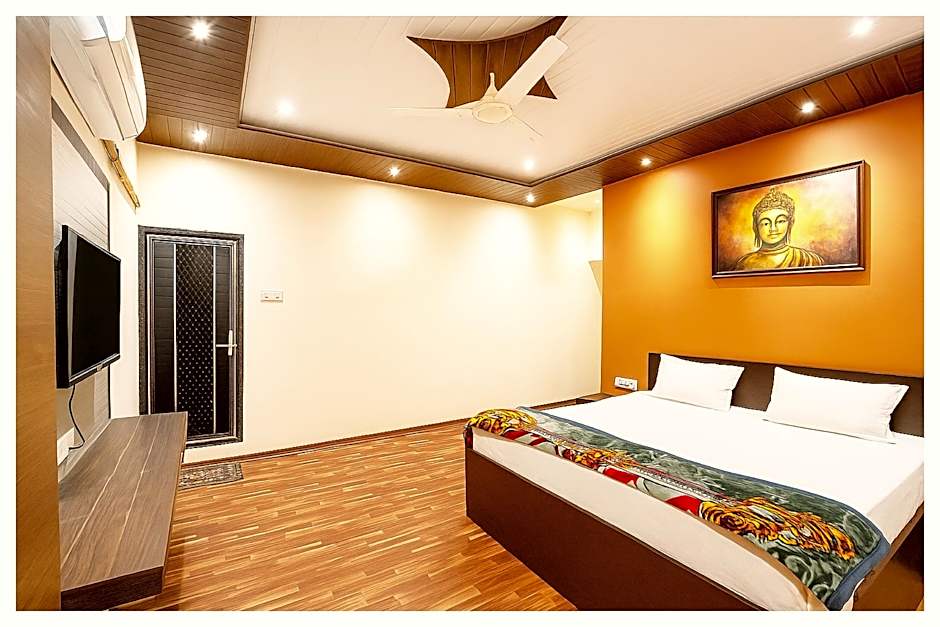 Goroomgo Banaras Residency Varanasi