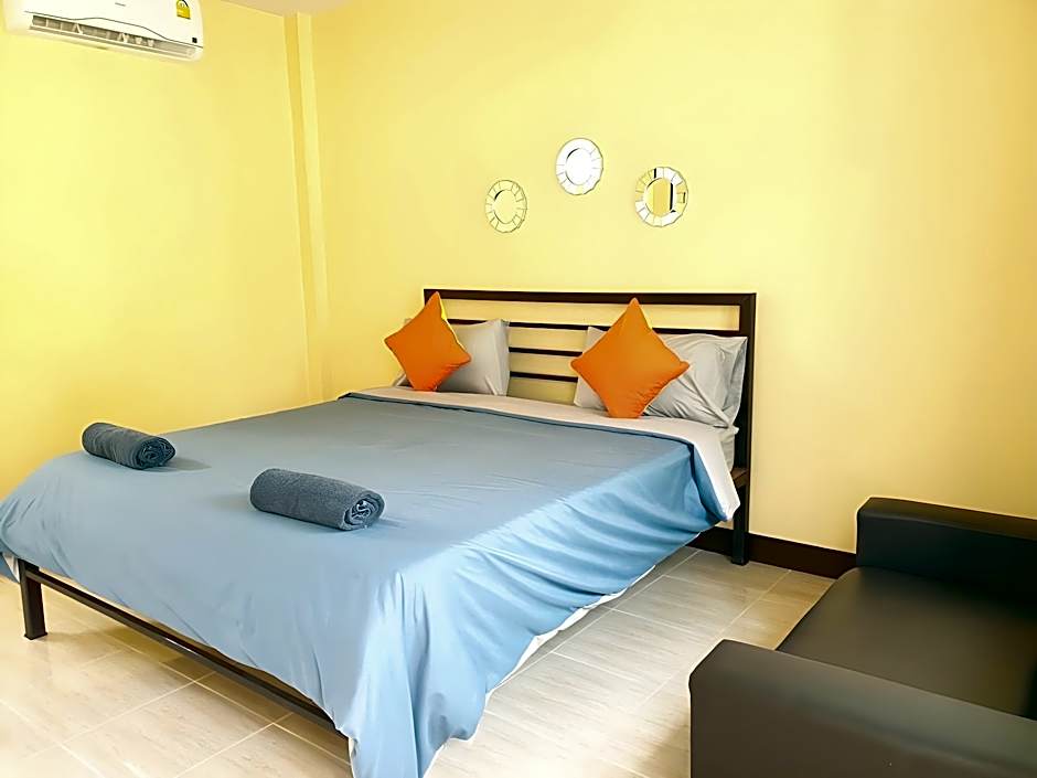 At The Beach Koh Larn