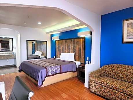 Deluxe King Room -Smoking