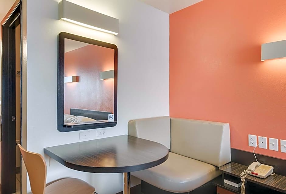 Motel 6-Brownsville, TX North