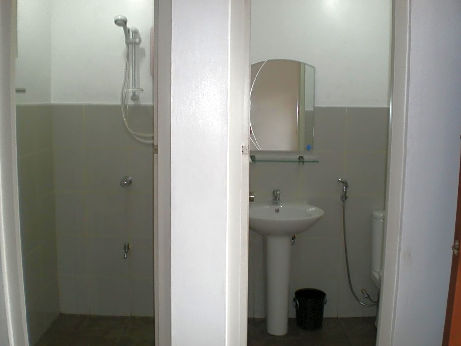 The Palines Apartment Hotel