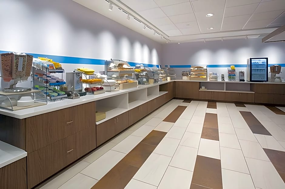 Holiday Inn Express and Suites Redding By IHG