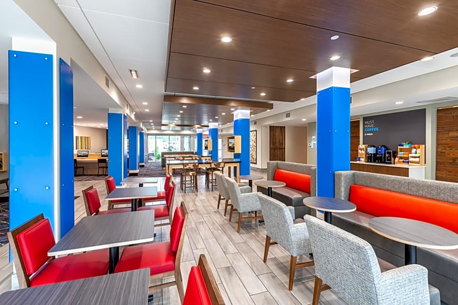 Holiday Inn Express & Suites Greenville S - Piedmont By IHG