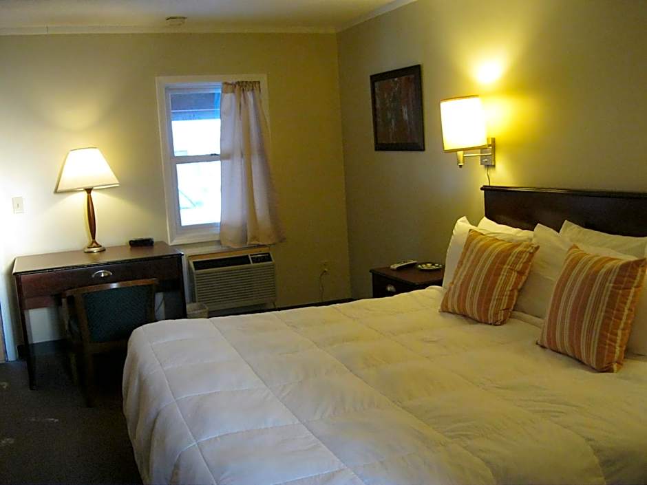 Cedar Hill Lodge