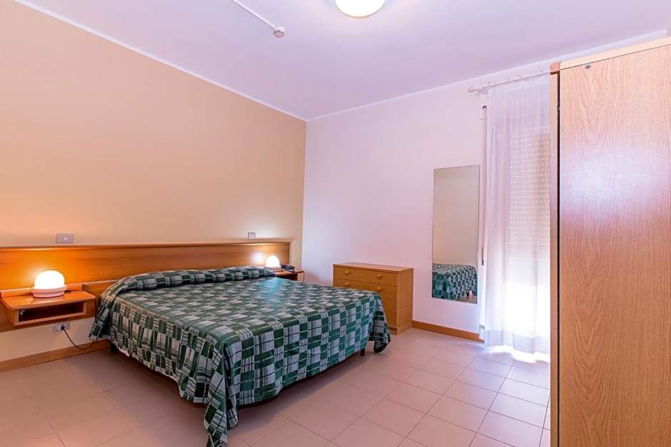 Hotel Residence Ulivi E Palme