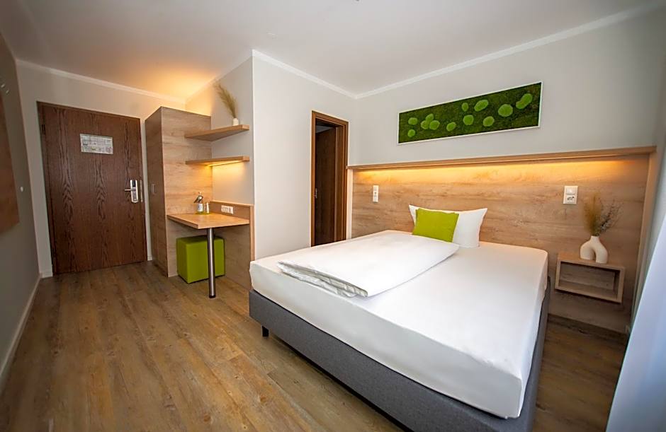 Hotel Perlach Allee by Blattl