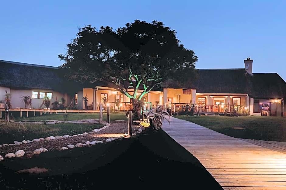 Hlosi Game Lodge - Amakhala Game Reserve
