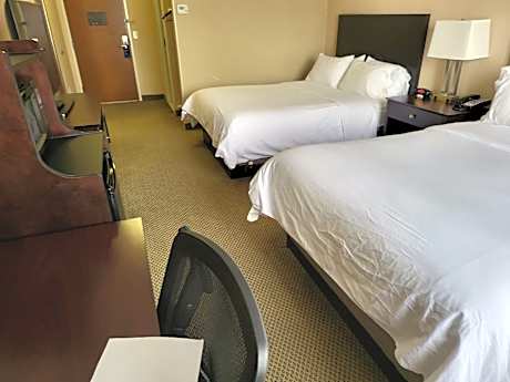 Standard Room with Two Queen Beds