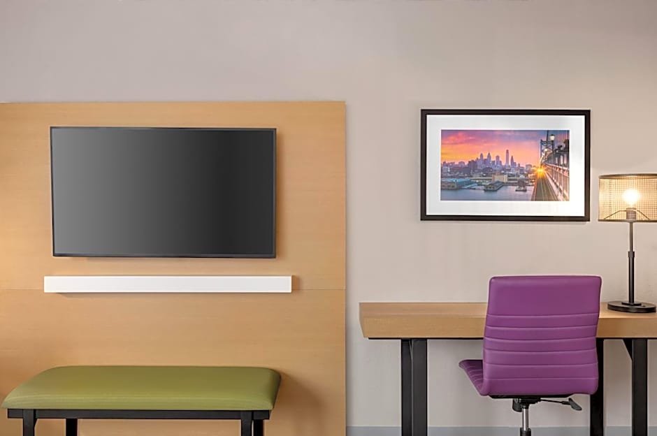 Holiday Inn Philadelphia Arpt-Stadium Area By IHG