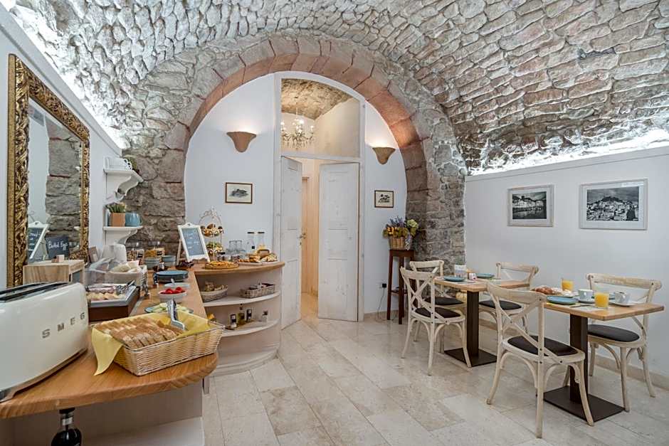 Bosa Queen House