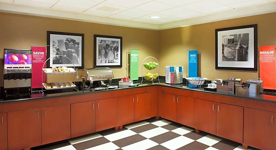 Hampton Inn By Hilton & Suites Pittsburgh-Meadow Lands