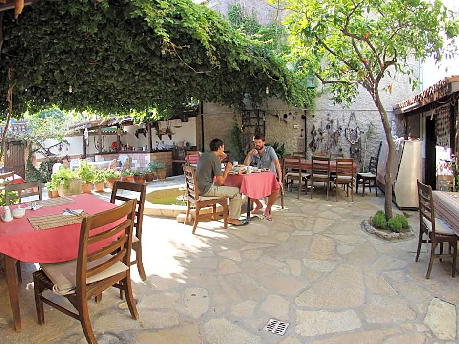 Tuncay Pension