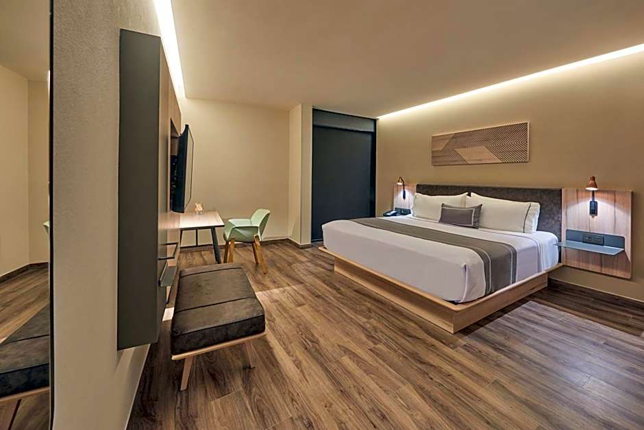 City Express Plus by Marriott San Luis Potosí