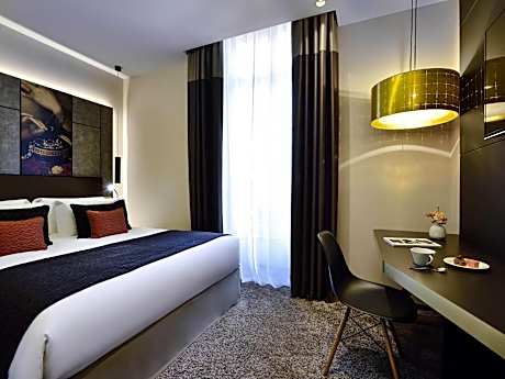 Classic Queen Room