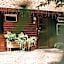 Cozy cottages by Bed en Boshuisjes