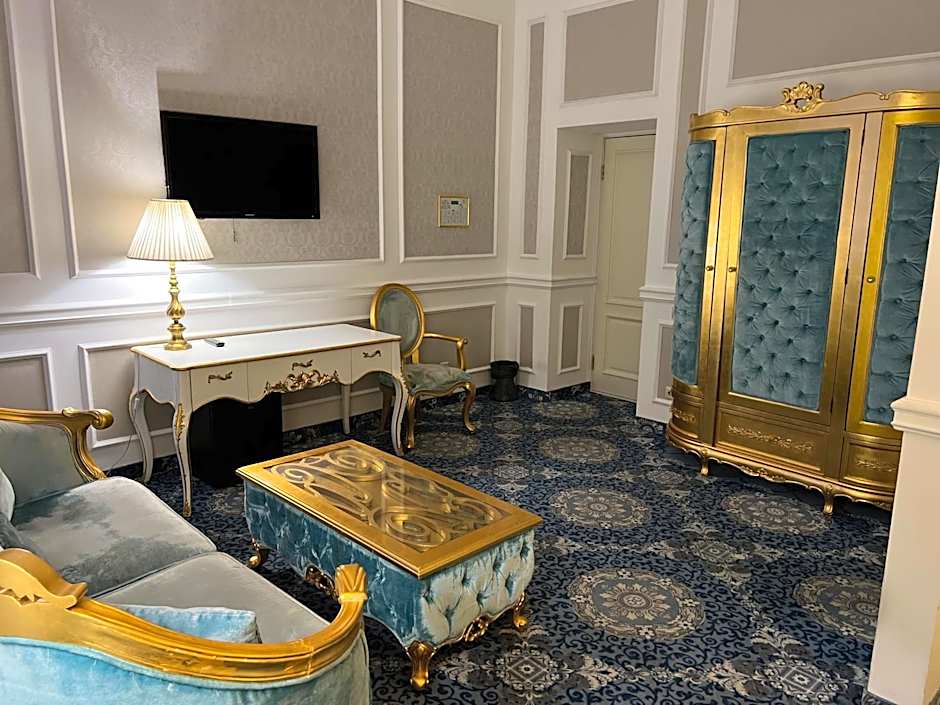 Royal Grand Hotel