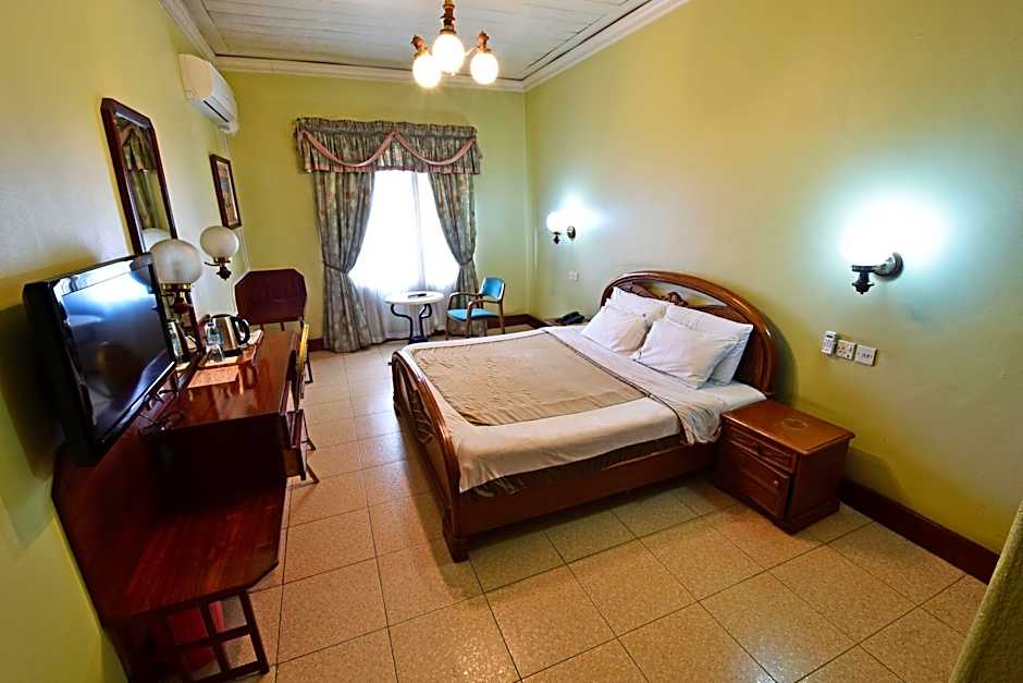 Grand Imperial Hotel