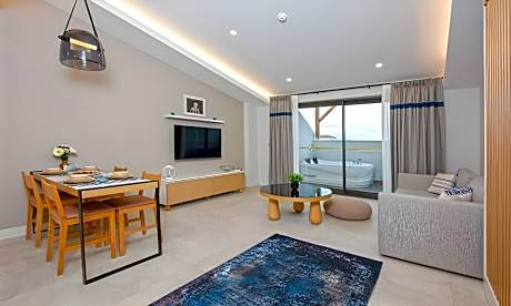 Roof Executive Suite with Jakuzi