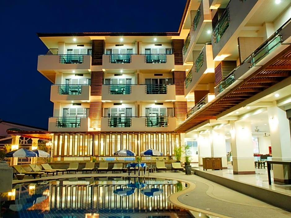 First Residence Hotel