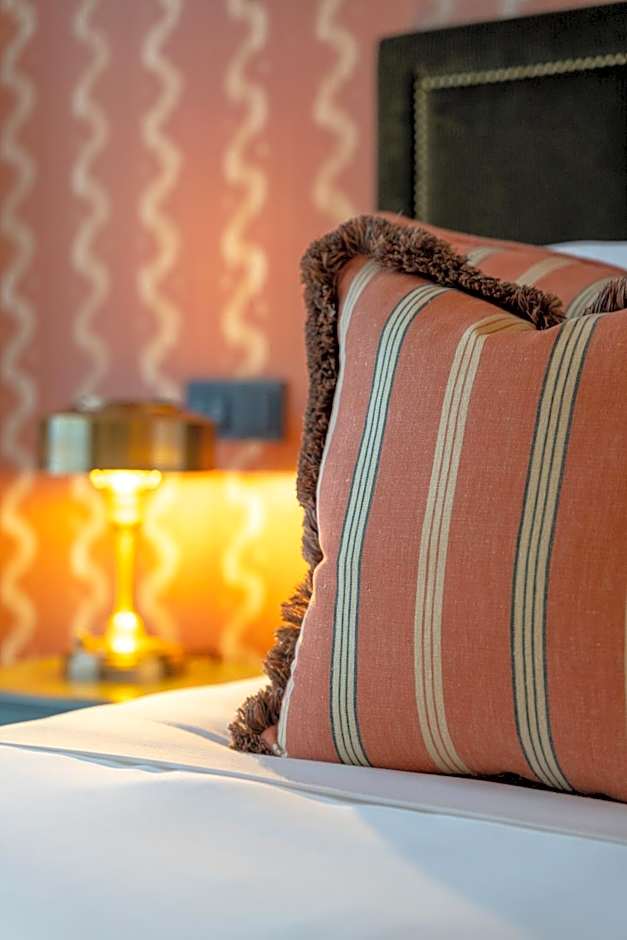 Portie Deluxe Suites by DA'HOME