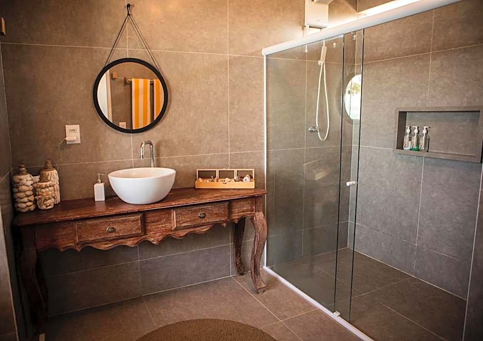 Casa com 5 suítes, sauna, piscina e área gourmet