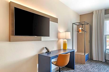 Queen Room with Two Queen Beds - Non Smoking