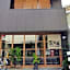 Guesthouse Hyakumanben Cross