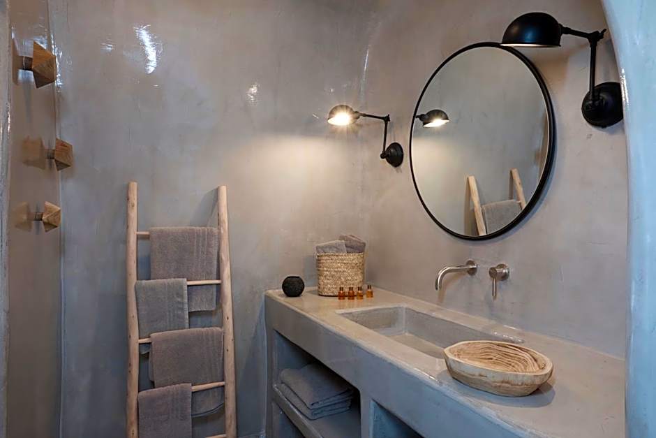 Virginia's Cave Villas