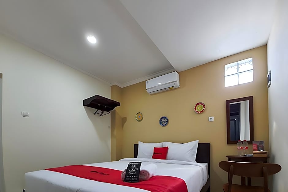 Reddoorz Syariah near Solo Square Mall