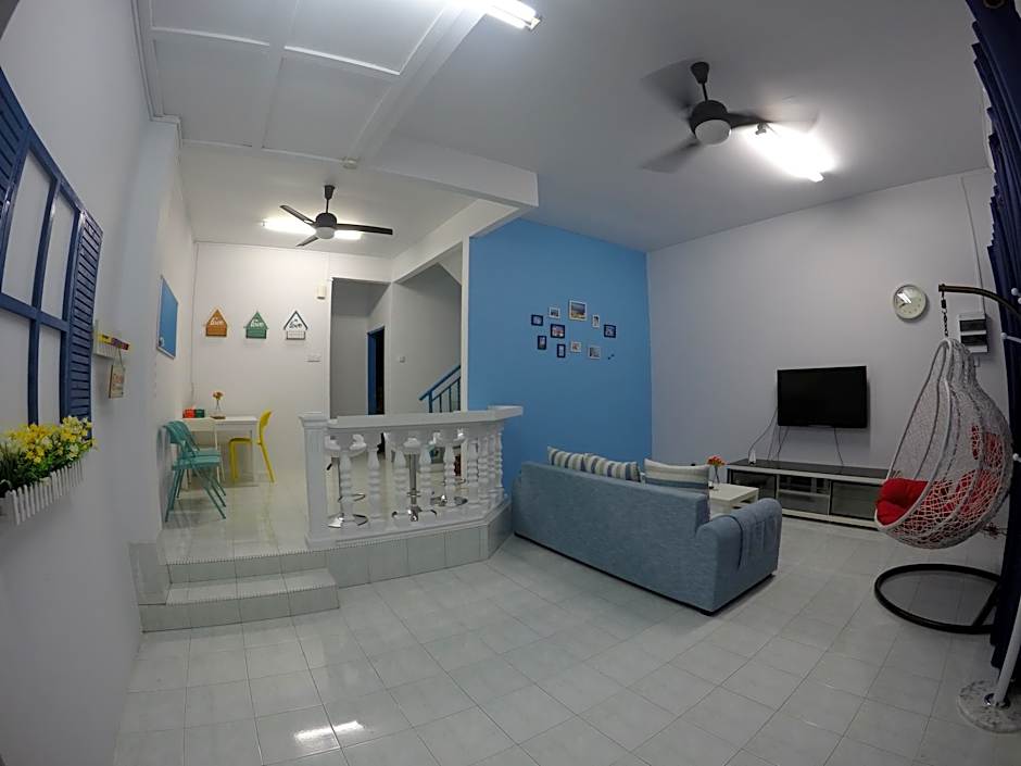 Little Blue House Kemaman Guesthouse