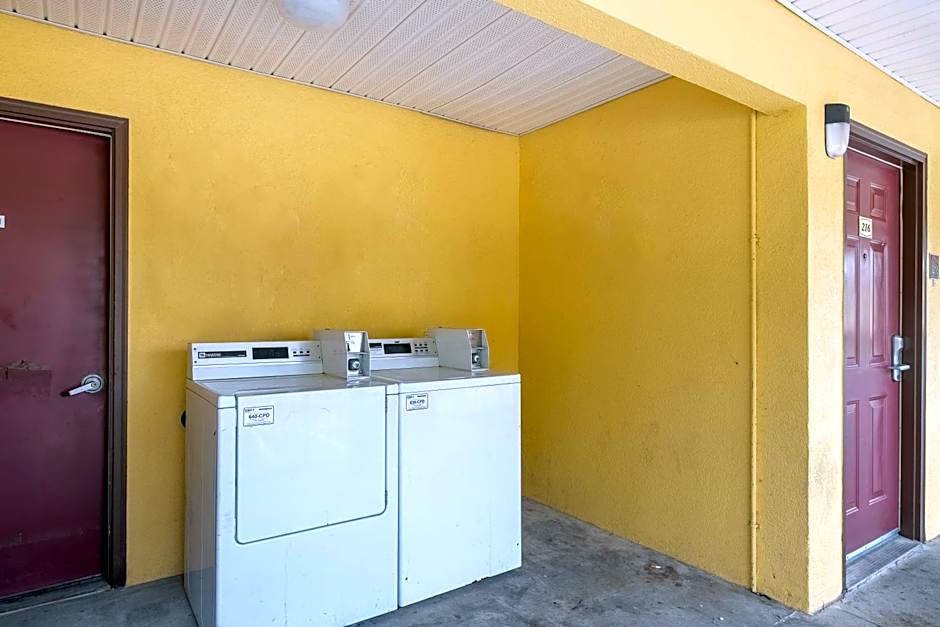 Red Roof Inn Valdosta - University