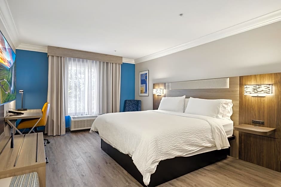 Holiday Inn Express Hotel & Suites Vacaville By IHG