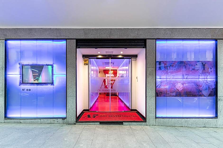 Art Seven Hostel Capsules