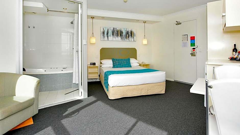 Atlantic Tower Motor Inn