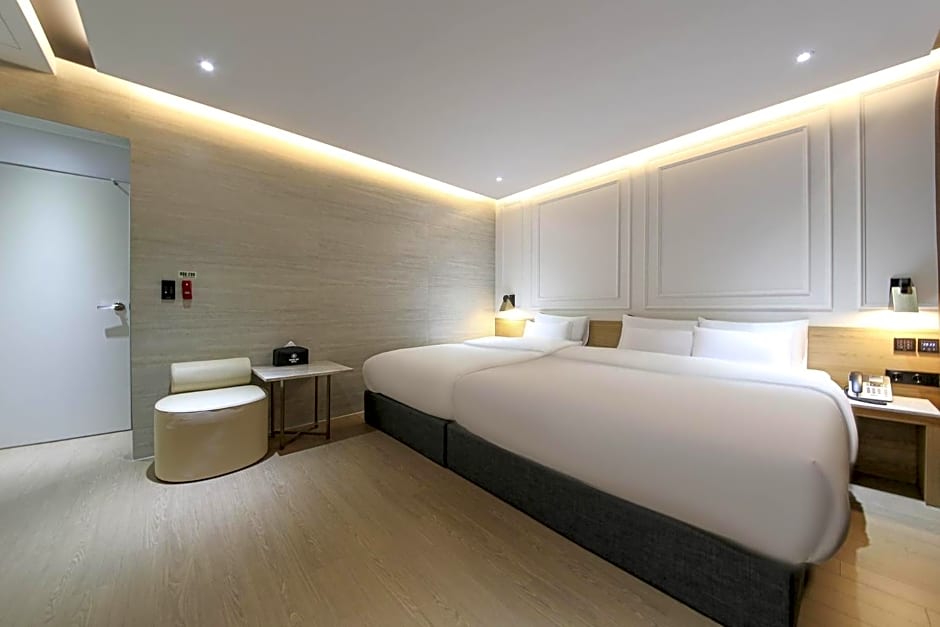 Brown Dot Hotel Pyeonghwa plaza